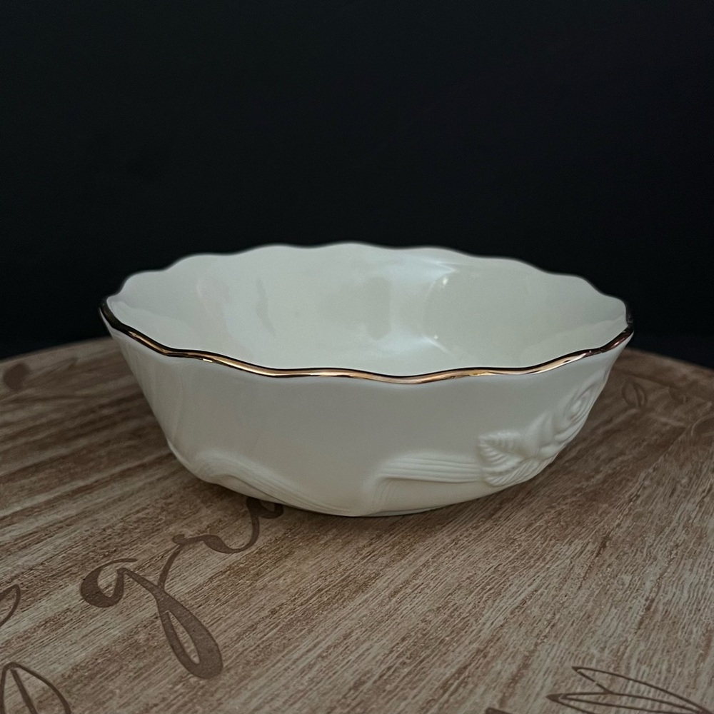 Lenox Rose Blossom Scalloped 5.5" Nut Candy Bowl - Picture 2 of 9